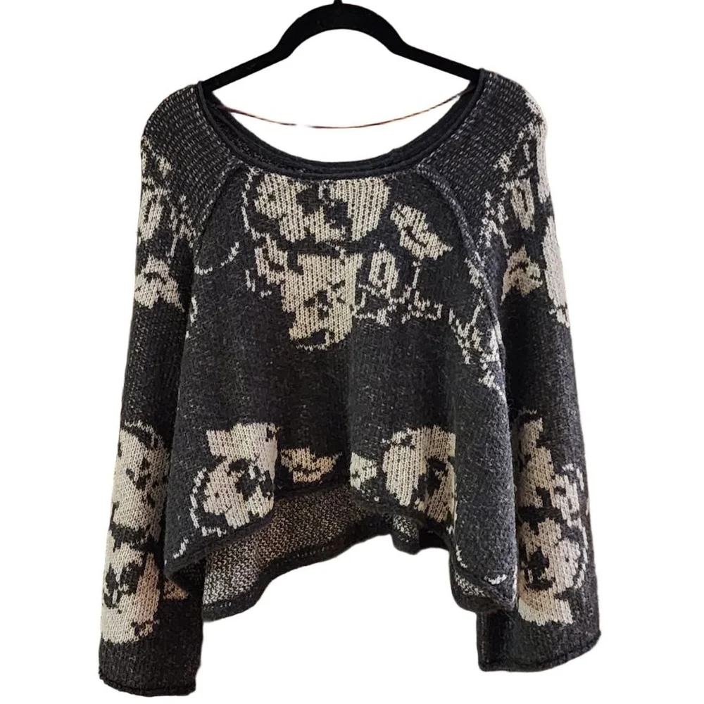 FREE‎ PEOPLE Oversized Purple Rain Wool Alpaca Gray Floral Crop Sweater S 243